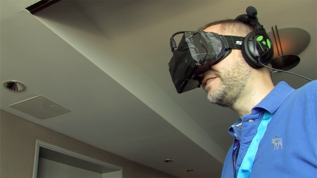 Blick in eine andere Welt - die Oculus Rift im Einsatz (Foto: dp)
